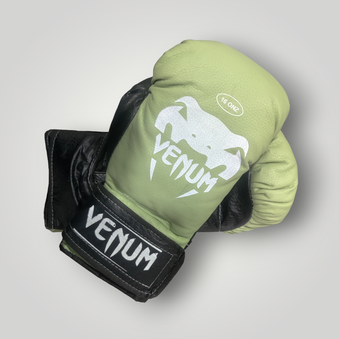 Guantes Boxeo Estilo Venum color Verde Negro Tamaño 8 a 16 oz