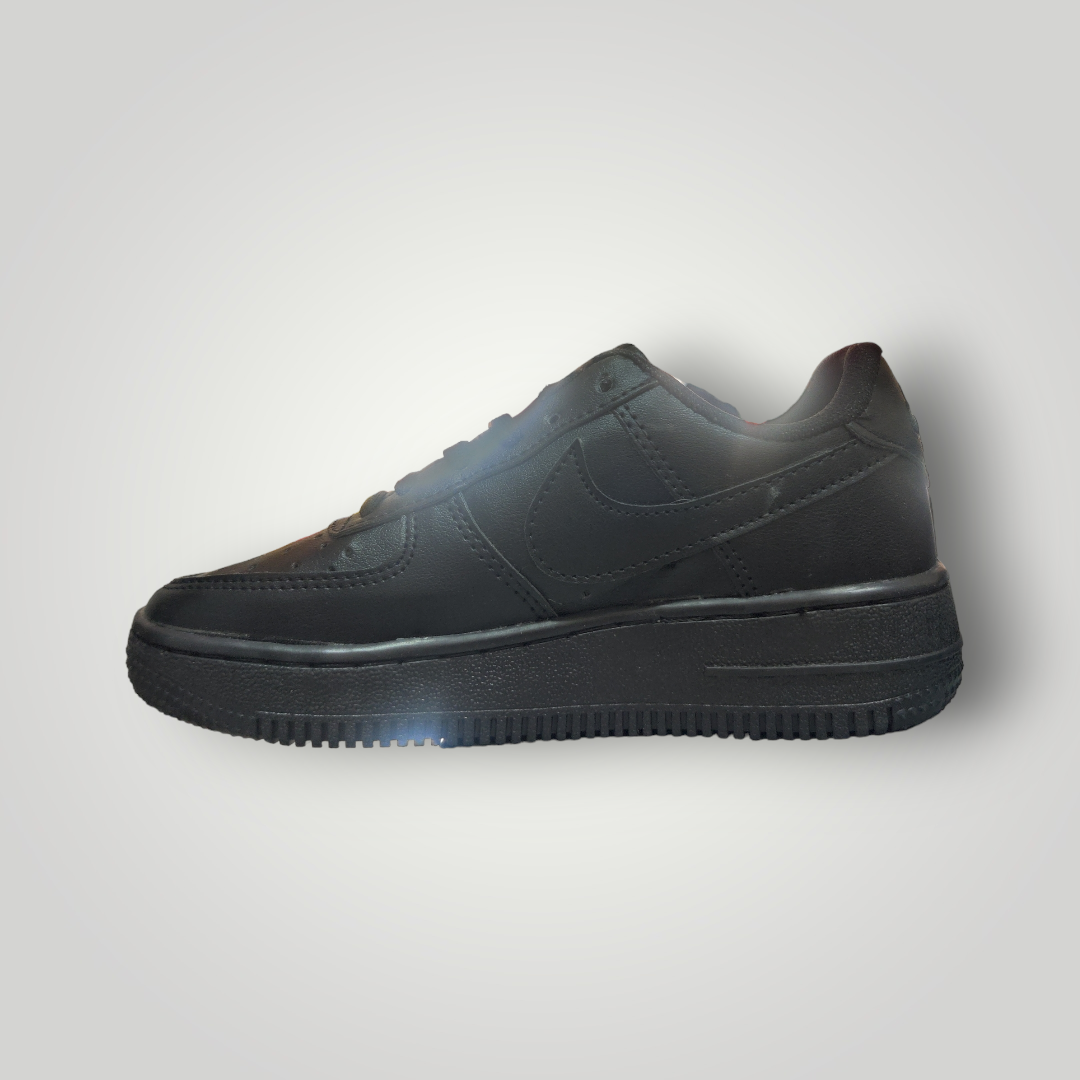 Tenis Nike Modelo AirForce One Color Negro Total Tallas 22 al 29.5 Mx