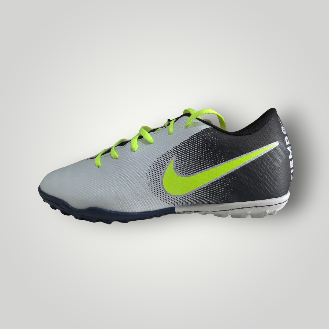 Tenis de Futbol Rápido Nike Modelo Tiempo L7 Color Blanco Negro Neón Tallas del 22 al 25.5 Mx