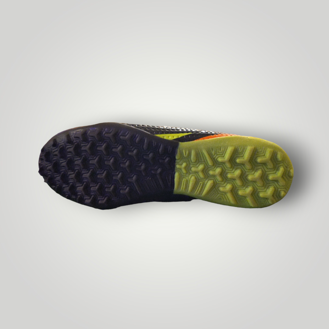 Tenis de Futbol Rápido Puma Modelo Feel The Action Color Negro Naranja Neón Tallas del 25 al 28.5 Mx