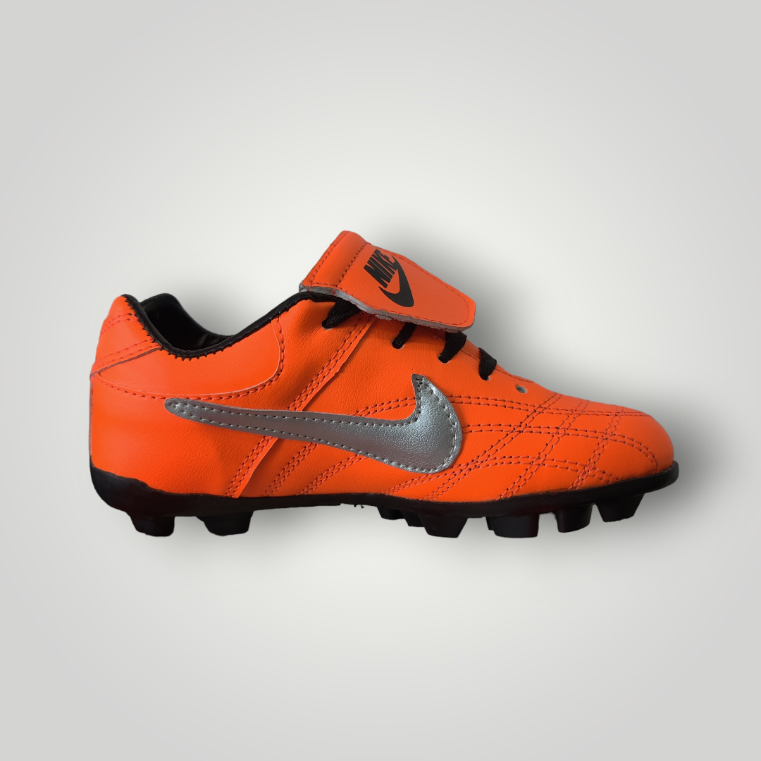 Tachones de Futbol Infantil Pasto Natural Nike Modelo Naranja Plata Tallas del 17 al 21.5 Mx TRENDY