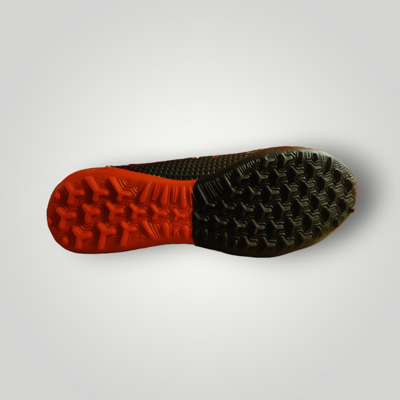Tenis de Futbol Rápido Modelo PUMA FEEL THE ACTION Color Negro Rojo Plata Tallas del 25 al 28.5 Mx