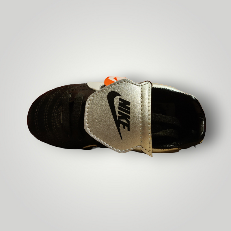 Tachones de Futbol Pasto Natural Infantil Modelo NIKE CLÁSICO Color Negro Plata Tallas del 17 al 21.5 Mx