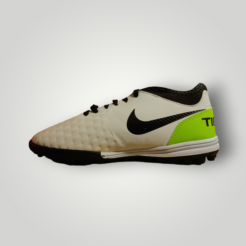 Tenis de Futbol Rápido Modelo 2269 NIKE TIEMPO Color Blanco Neón Negro Tallas del 25 al 28.5 Mx