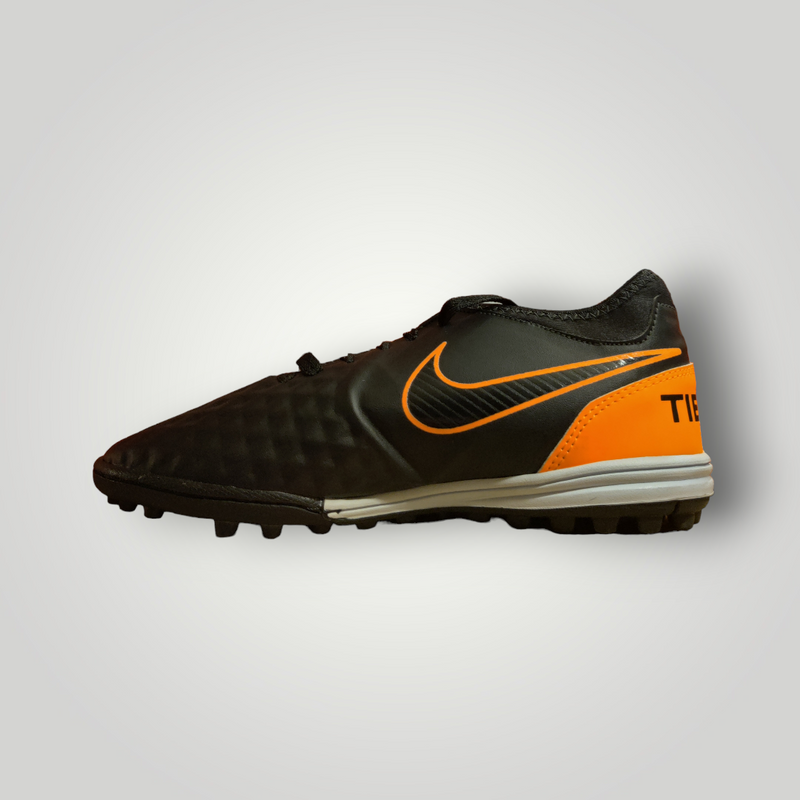 Tenis de Futbol Rápido Modelo NIKE TIEMPO 2269 Color Negro Naranja Tallas del 25 al 28.5 Mx