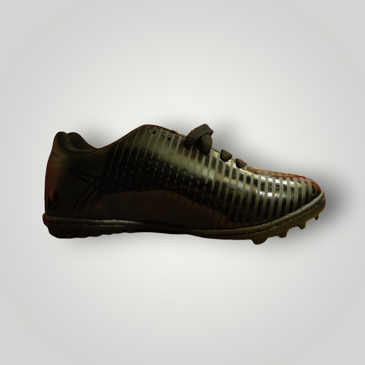 Tenis de Futbol Rápido Modelo FLASH OF LIGHTNING Color Negro Total Tallas del 22 al 25 Mx