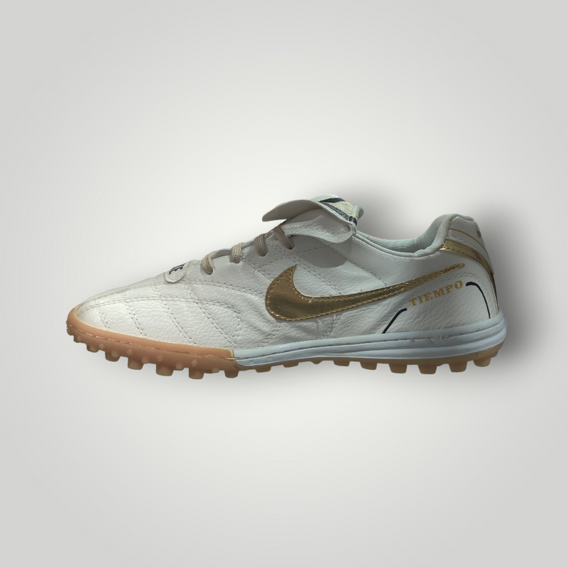 Tenis de Futbol Rápido Modelo TIEMPO Legend 3 Color Blanco Ámbar Tallas del 25 al 28.5 Mx