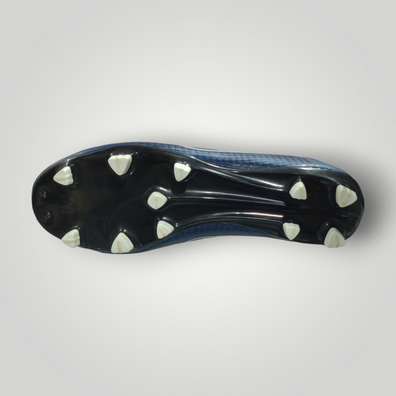 Tachones de Futbol Pasto Natural Modelo NIKE Color Azul Rey Negro Blanco Tallas del 25 al 28.5 Mx TRENDY