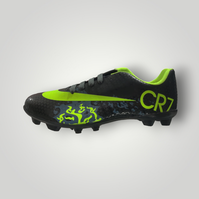 Tachones de Futbol Pasto Natural Modelo CRISTIANO Color Negro Neon Tallas del 25 al 28.5 Mx TRENDY