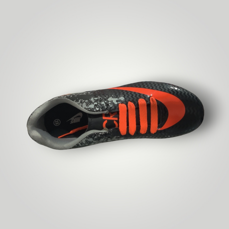 Tachones de Futbol Pasto Natural Modelo CR7 Color Negro Naranja Tallas del 22 al 25 Mx TRENDY
