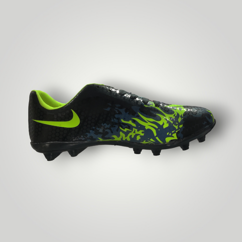 Tachones de Futbol Pasto Natural Modelo CRISTIANO Color Negro Neon Tallas del 25 al 28.5 Mx TRENDY