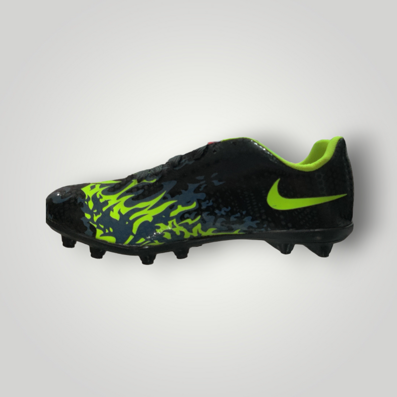 Tachones de Futbol Pasto Natural Modelo CRISTIANO Color Negro Oxford Neón Tallas del 25 al 28.5 Mx TRENDY