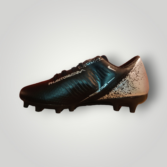 Tachones de Futbol Pasto Natural Modelo NIKE PHANTOM VENOM Color Plata Negro Tallas del 25 al 28.5 Mx