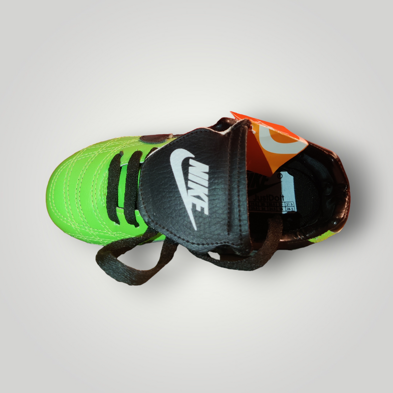 Tachones de Futbol Pasto Natural Infantil Modelo NIKE CLÁSICO Color Negro Verde Tallas del 17 al 21.5 Mx