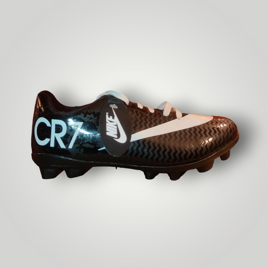 Tachones de Futbol Pasto Natural Modelo CR7 Color Negro Blanco Tallas del 22 al 25 Mx