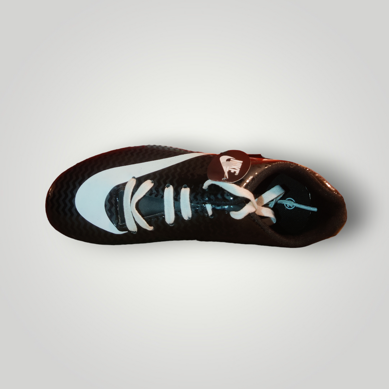 Tachones de Futbol Pasto Natural Modelo CR7 Color Negro Blanco Tallas del 22 al 25 Mx