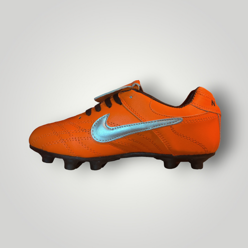 Tachones de Futbol Pasto Natural Modelo NIKE CLÁSICOS 1OOO Color Naranja Total Tallas del 25 al 28.5 Mx TRENDY