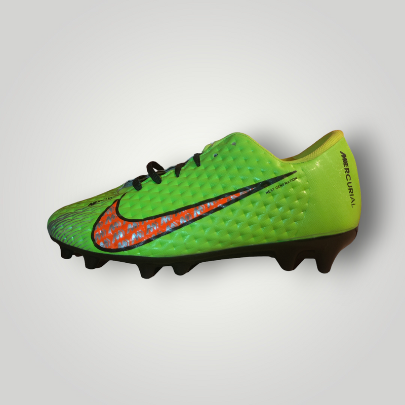 Tachones de Futbol Pasto Natural Modelo MERCURIAL Z15 Color Amarillo Neón Naranja Negro Tallas del 25 al 28.5 Mx