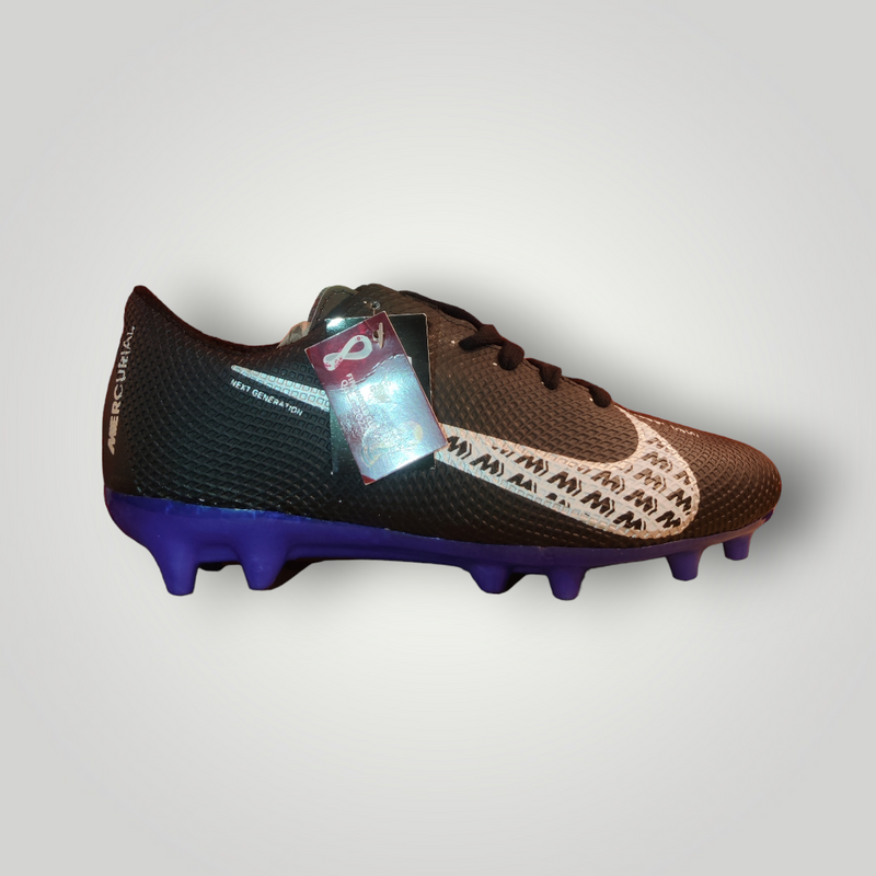 Tachones de Futbol Pasto Natural Modelo Mercurial Zoom Color Negro Blanco Tallas del 25 al 28.5 Mx