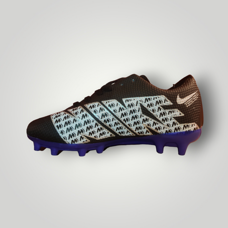 Tachones de Futbol Pasto Natural Modelo Mercurial Zoom Color Negro Blanco Tallas del 25 al 28.5 Mx