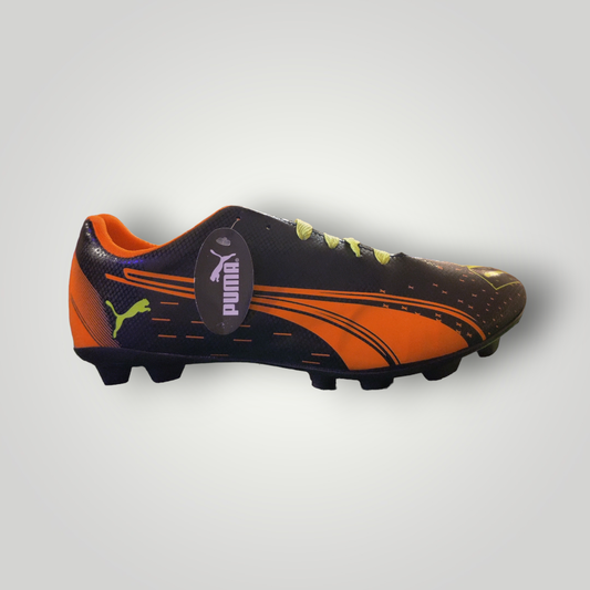 Tachones de Futbol Pasto Natural Modelo PUMA 2027 Color Negro Naranja Neon Tallas del 25 al 28.5 Mx