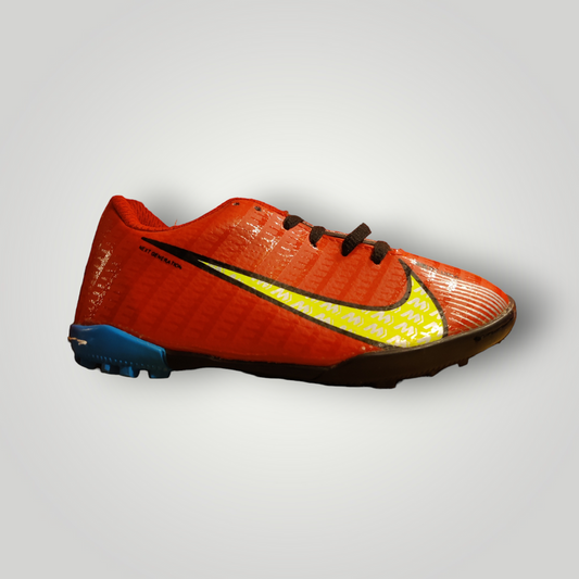 Tenis de Futbol Rápido Infantil Modelo Mercurial Z15 Color Rojo Cdt Neón Tallas del 17 al 21.5 Mx