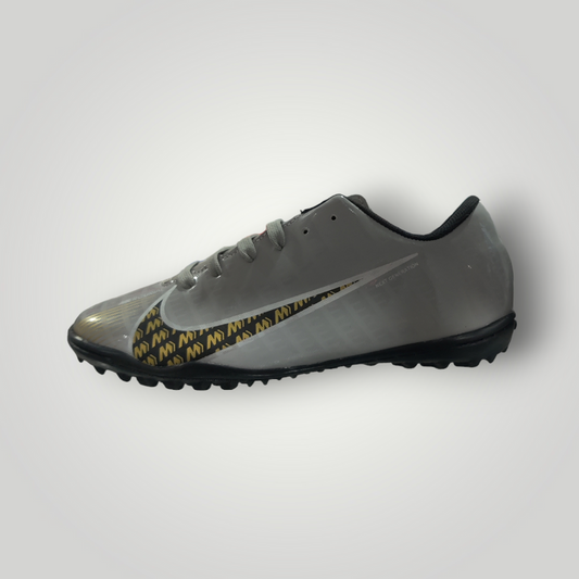 Tenis de Futbol Rápido Modelo NIKE MERCURIAL ZOOM Color Gris Negro Oro Tallas del 22 al 25 Mx TRENDY