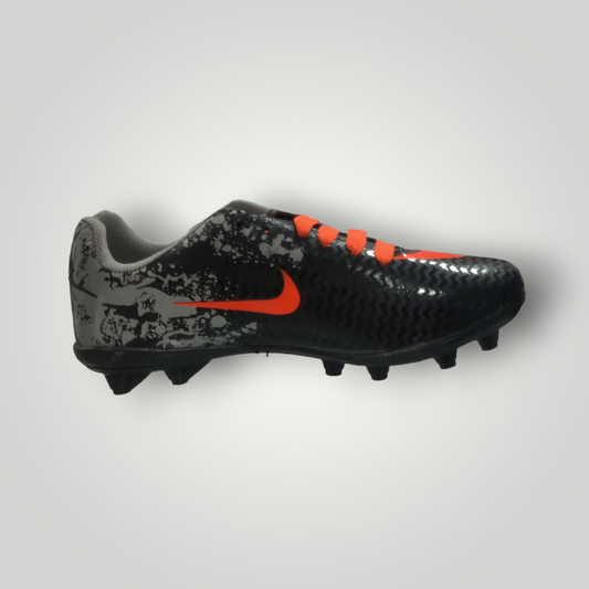 Tachones de Futbol Pasto Natural Modelo CR7 Color Negro Naranja Tallas del 22 al 25 Mx TRENDY
